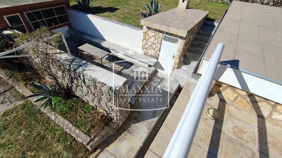 Starigrad - attracitve house city centre, open sea view! €398000