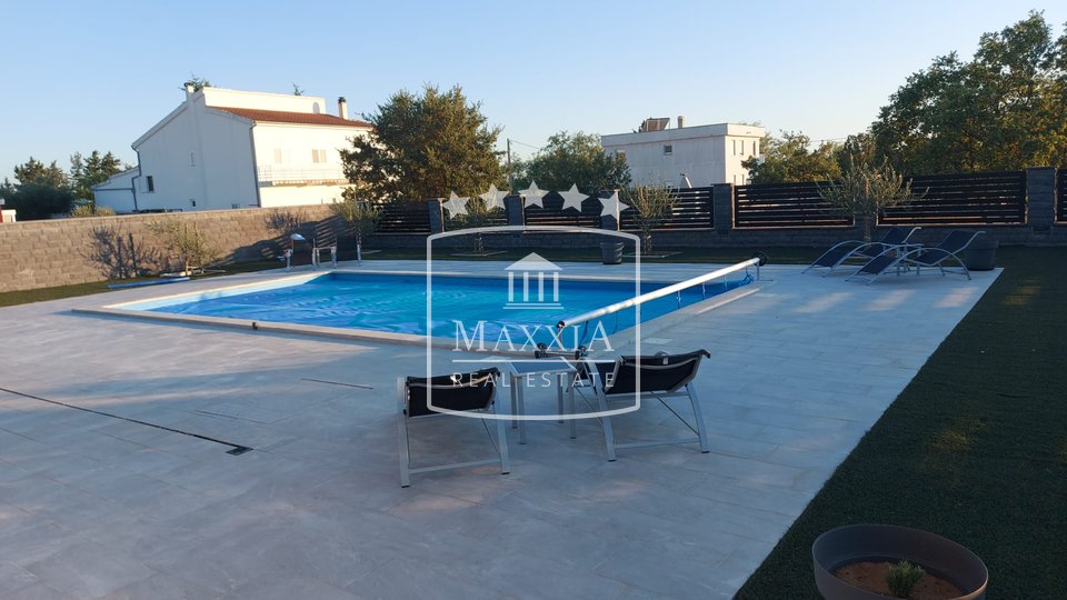 Zadar, Murvica - modern villa of 286m2 with a pool! 814000€