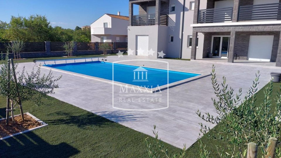 Zadar, Murvica - modern villa of 286m2 with a pool! 814000€