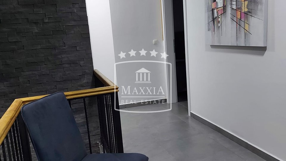 Zadar, Murvica - moderna vila 286m2 s bazenom! 814000€