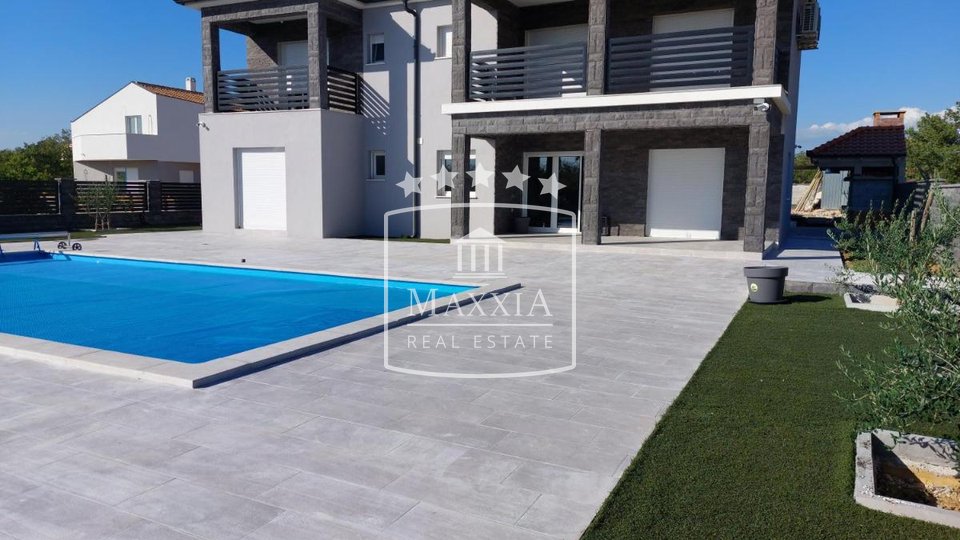 Zadar, Murvica - modern villa of 286m2 with a pool! 814000€