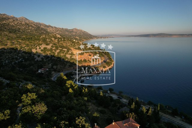 Starigrad Paklenica - plot of 4550m2 30m away from the sea! 320000€