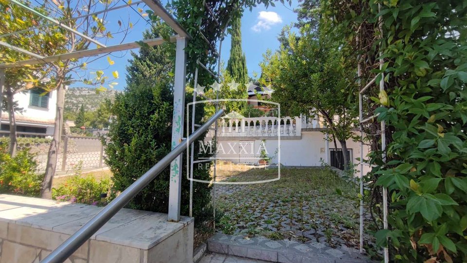 Starigrad - very high-quality building a few meters away from the sea and beach! €620,000