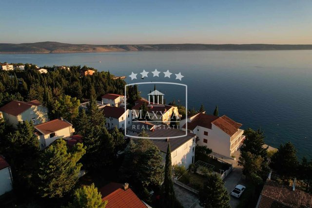 Starigrad - very high-quality building a few meters away from the sea and beach! €620,000