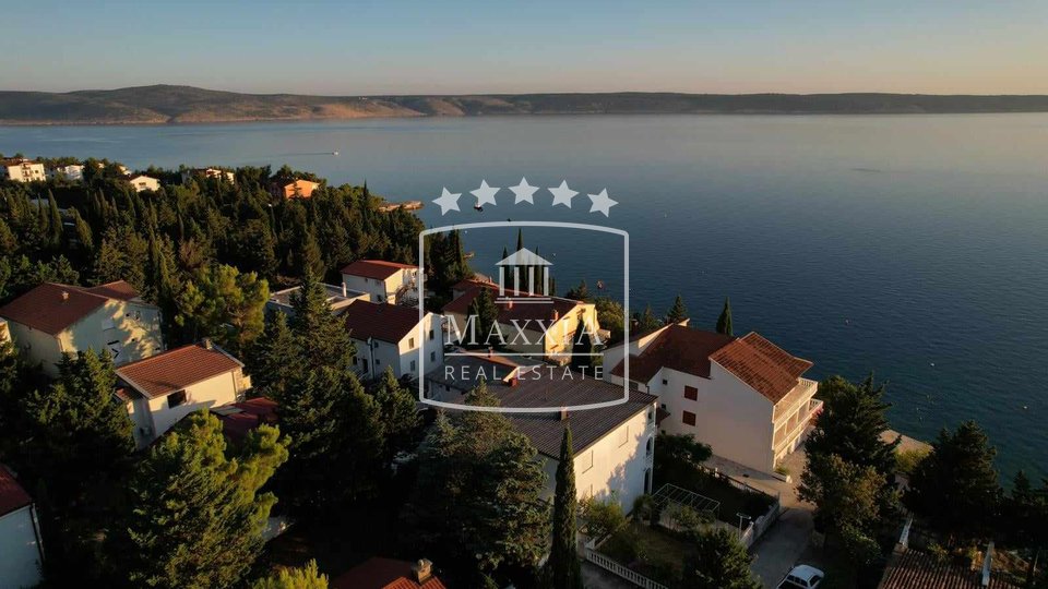 Starigrad - vrlo kvalitetan objekt par metara od mora i plaže! 620000€