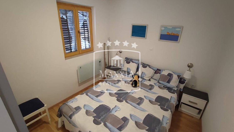 Karin Donji - kuća s 3 apartmana, otvoreni pogled na more! 266000€