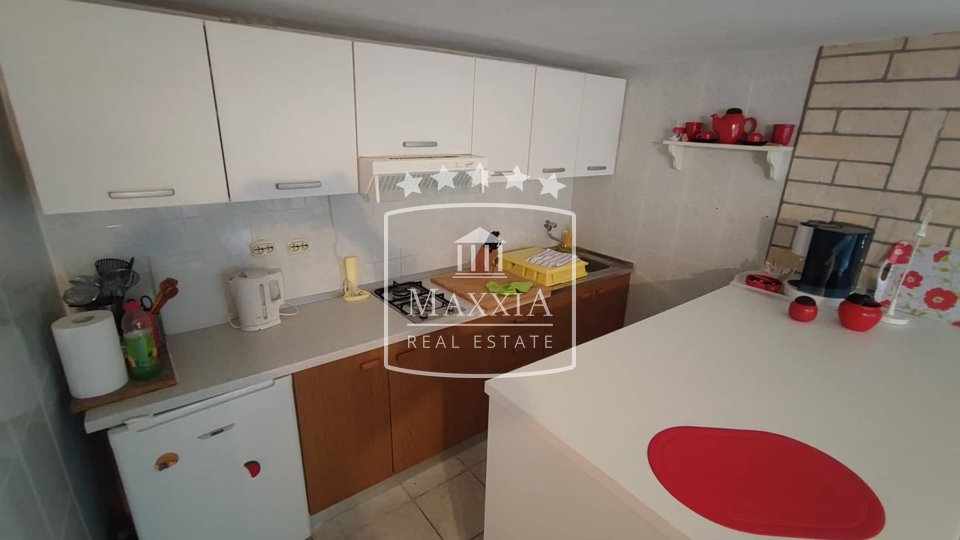 Karin Donji - kuća s 3 apartmana, otvoreni pogled na more! 266000€