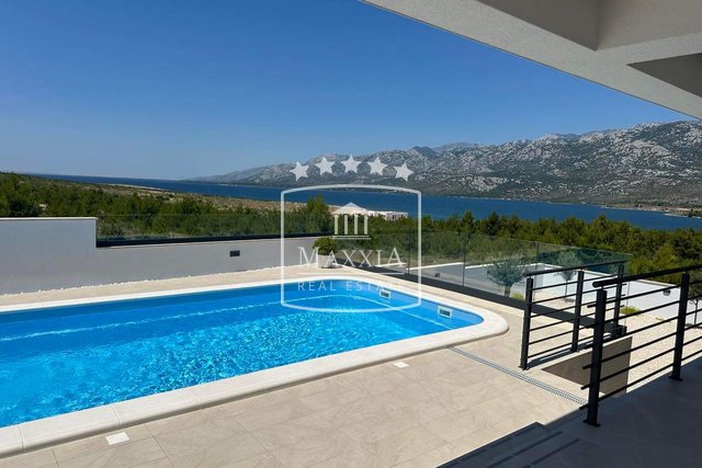 Rovanjska - modern villa 268m2 with pool! Open sea view! €1,350,000