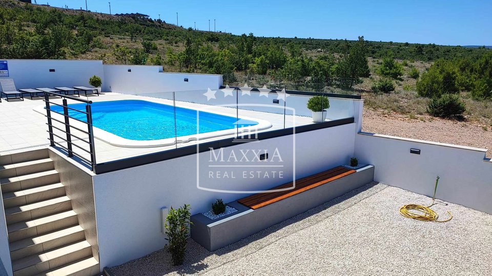 Rovanjska - modern villa 268m2 with pool! Open sea view! €1,350,000