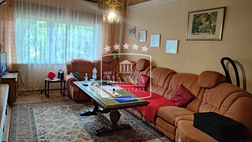 Gornji Karin - two-story house with a garage and garden! 230000€