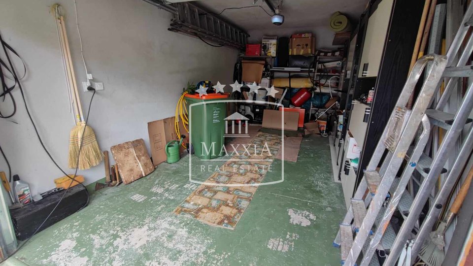 Gornji Karin - einstöckiges Haus mit Garage und Garten! 230000€