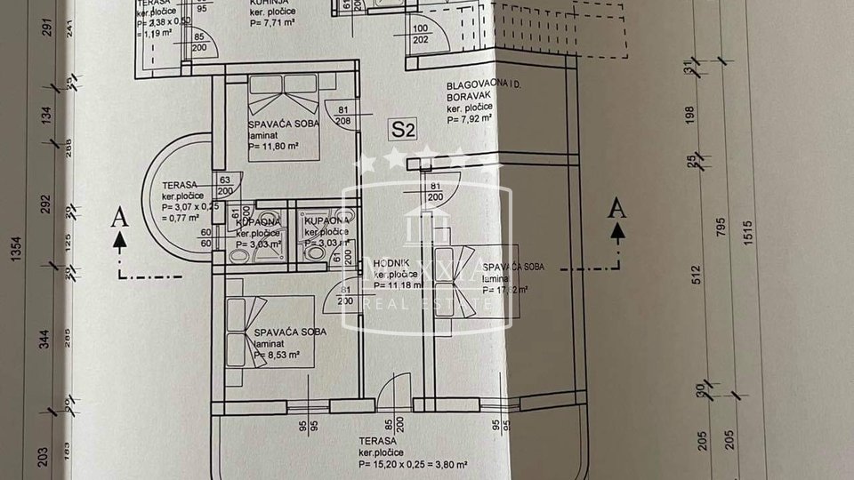 Maslenica - 296m2 Haus in 2. Meeresreihe, ausgezeichnete Lage! 390 000€