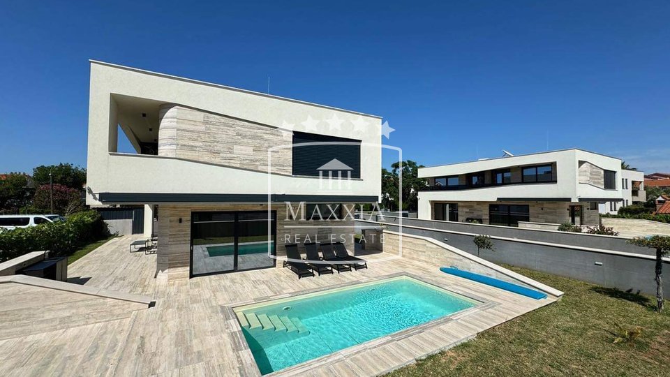 Privlaka - Modern villa with pool 250m2 private access to the sea! 1.698.000€