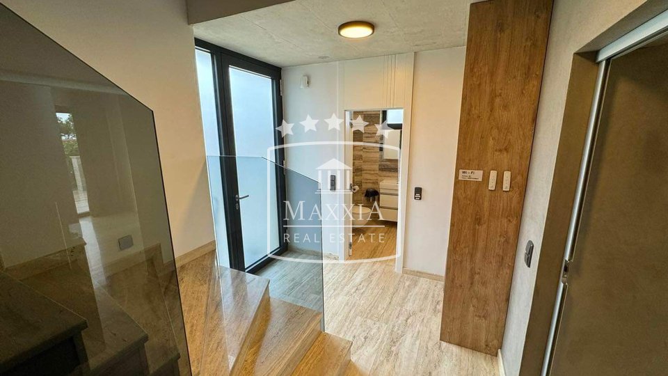 Dům, 250 m2, Prodej, Privlaka