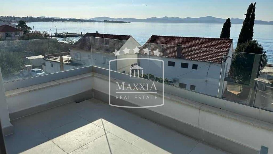 Diklo – Penthouse-Dachterrasse, Sauna, Jacuzzi! 650000 €