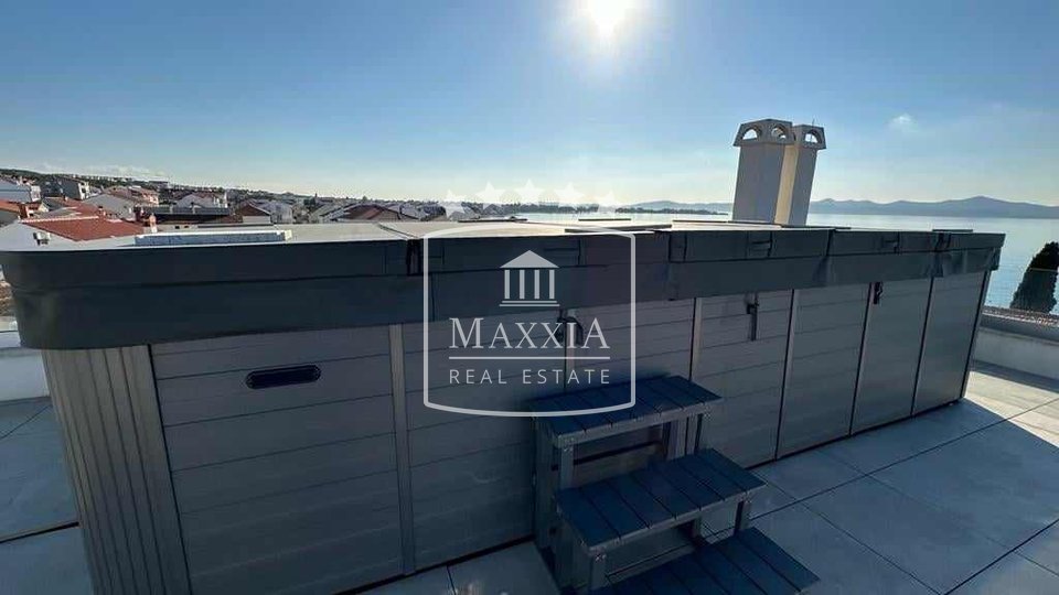 Diklo – Penthouse-Dachterrasse, Sauna, Jacuzzi! 650000 €