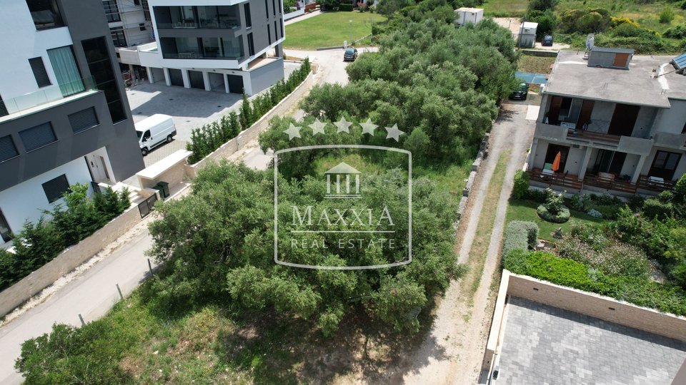 Sukošan - building plot of 1373 m2 1ST ROW TO THE SEA! 990000€