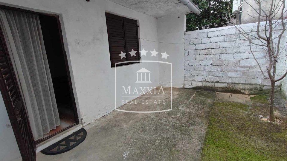 Starigrad - kuća prizemnica cca 200m od mora! 155000€