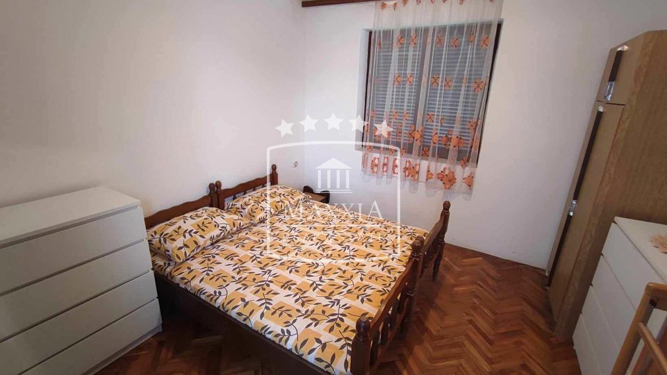 Starigrad - kuća prizemnica cca 200m od mora! 155000€