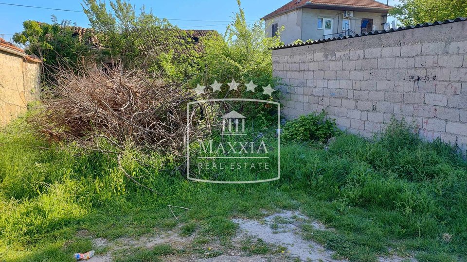 Poličnik - stone antiquity and an agricultural land! 29000€