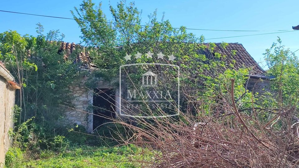 Poličnik - stone antiquity and an agricultural land! 29000€