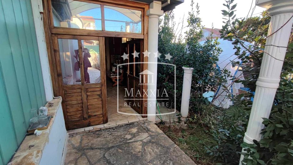 Gornji Karin - one-story house approx. 100m away from the sea! €149000