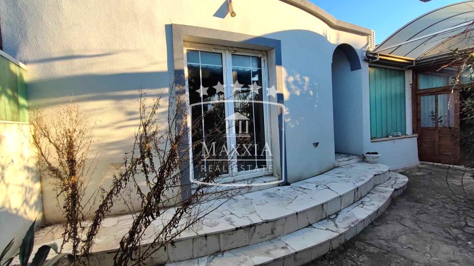 Gornji Karin - one-story house approx. 100m away from the sea! €149000