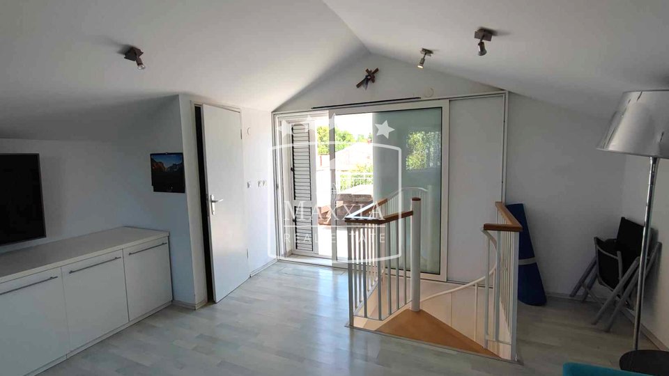 Casa, 190 m2, Vendita, Starigrad