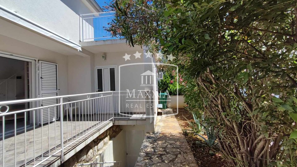 Starigrad - two-story house near the sea, location! 280000€