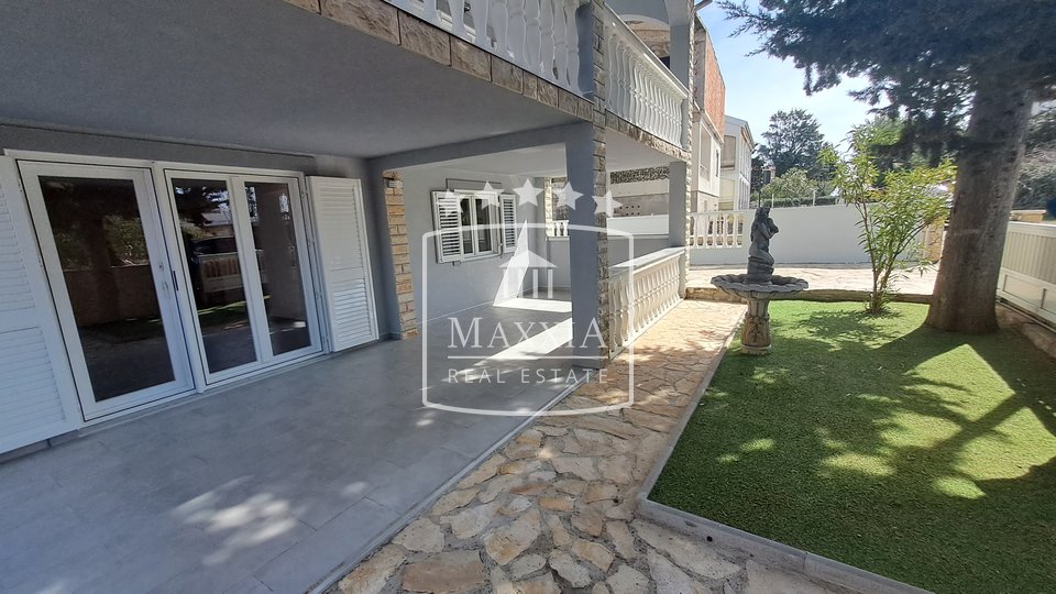 Sabunike - house of 247m2, 750m away from the sea! 459000€