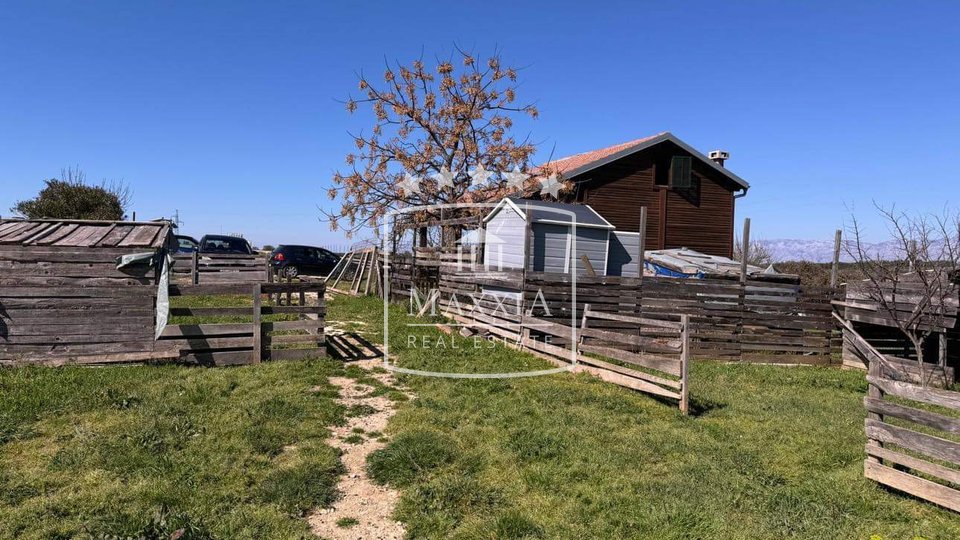 Briševo - montažna drvena kuća 100m2 na polj.imanju 12352m2! 249000€