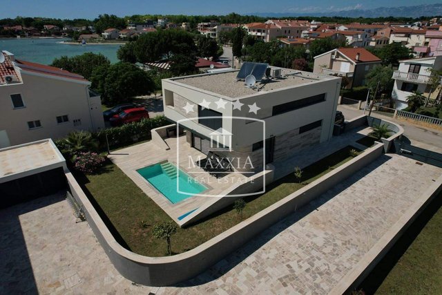 Privlaka - Modern villa with pool 250m2 private access to the sea! 1.698.000€