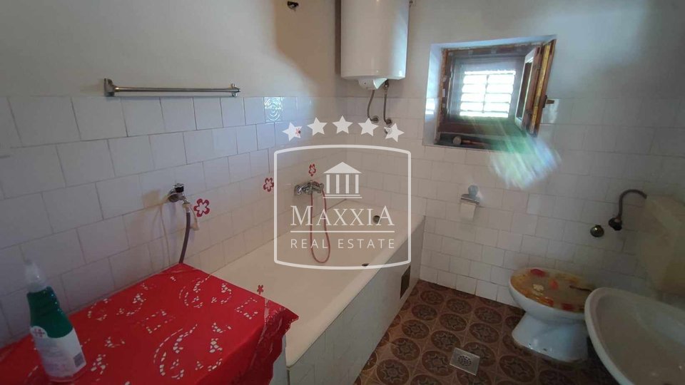 Ražanac - okolica, kuća prizemnica 86 m2 veliki vrt! 120000€