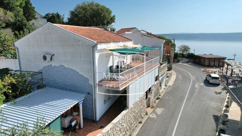 Maslenica - House right next to the sea 550m2! 1.250.000€