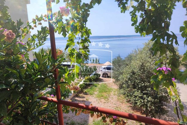 Starigrad - two-story house, large garden, 150m away from the sea! €350,000