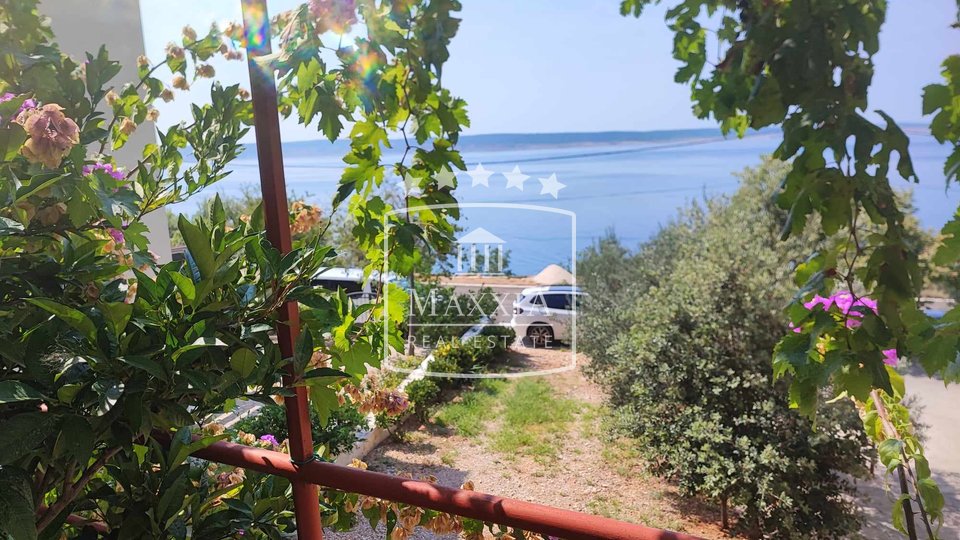 Starigrad - zweistöckiges Haus, großer Garten, 150m vom Meer entfernt! 350.000 €