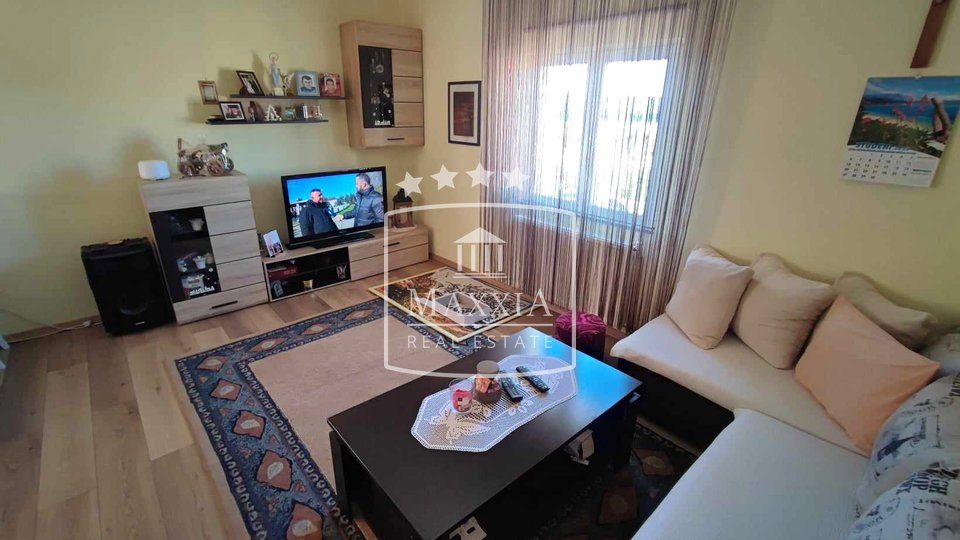 Gornji Karin - kuća 280 m2 sa garažom i bazenom! PRILIKA! 350000€