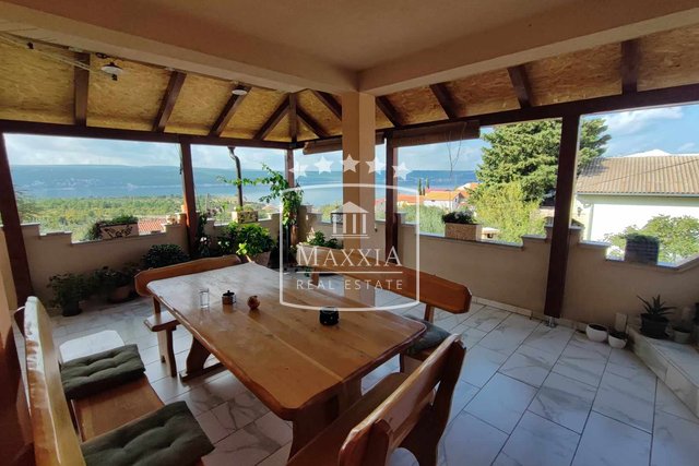 Kruševo - house of great construction quality with a big garden and an open sea view! 430000€