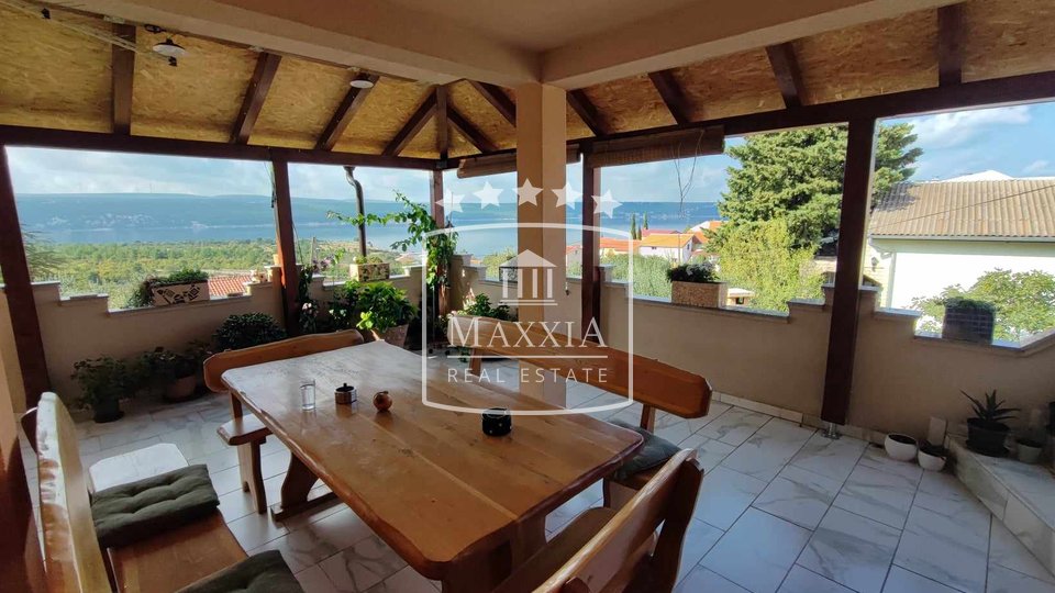 Kruševo - house of great construction quality with a big garden and an open sea view! 430000€