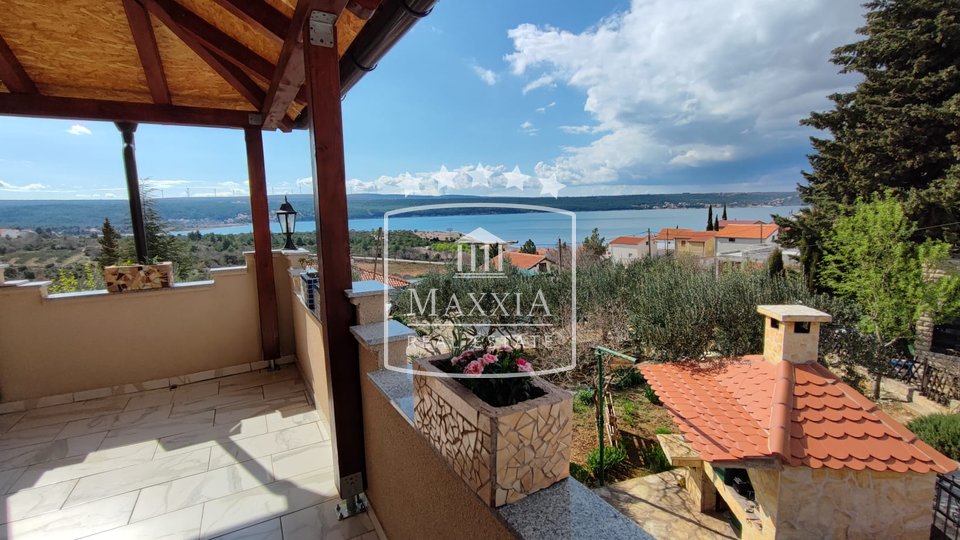 Kruševo - house of great construction quality with a big garden and an open sea view! 430000€