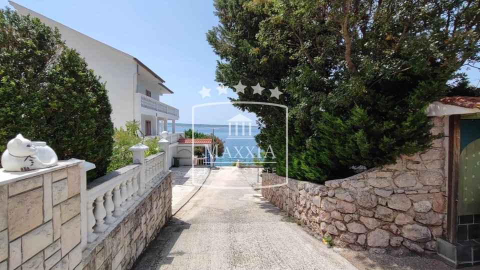 Starigrad - very high-quality building a few meters away from the sea and beach! €620,000