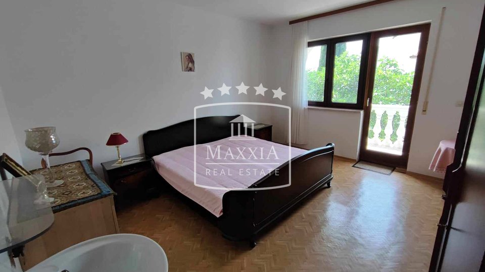 Starigrad - sehr hochwertiges Gebäude, nur wenige Meter vom Meer und Strand entfernt! 620.000 €