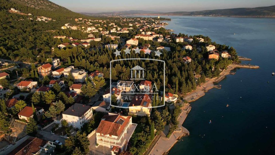 Starigrad - very high-quality building a few meters away from the sea and beach! €620,000