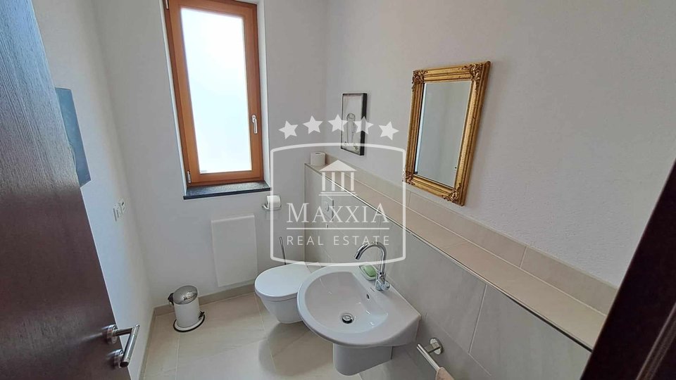 Poljana - PRVI RED DO MORA villa 360m2, teren 1442m2! 1500000€