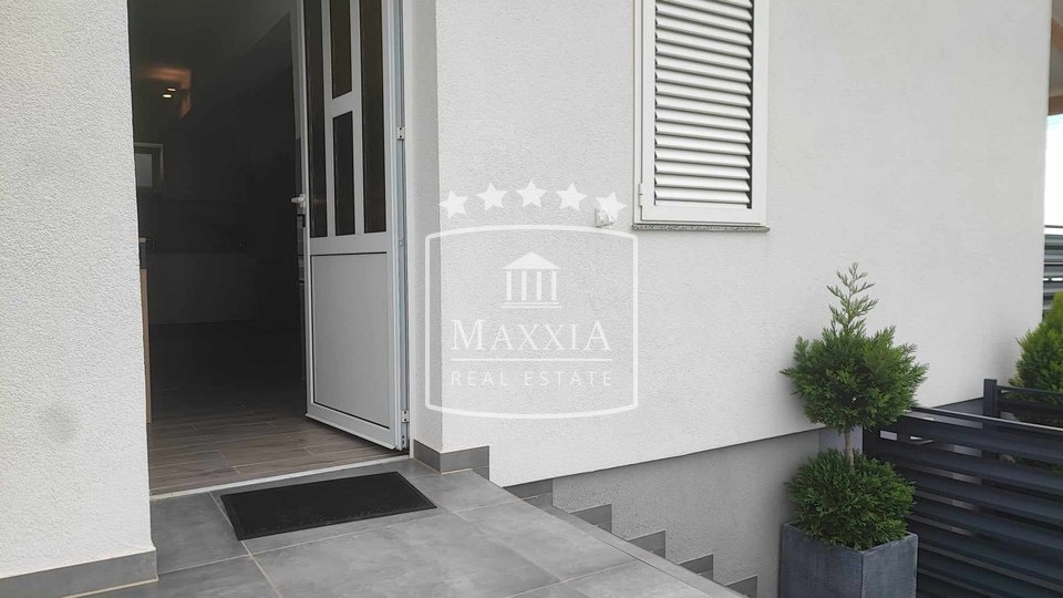 Maslenica - newly built one-story house with pool! 365000€