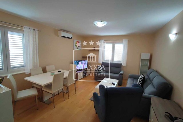 Posedarje - 2.5 soban moderno uređen stan! 163000€