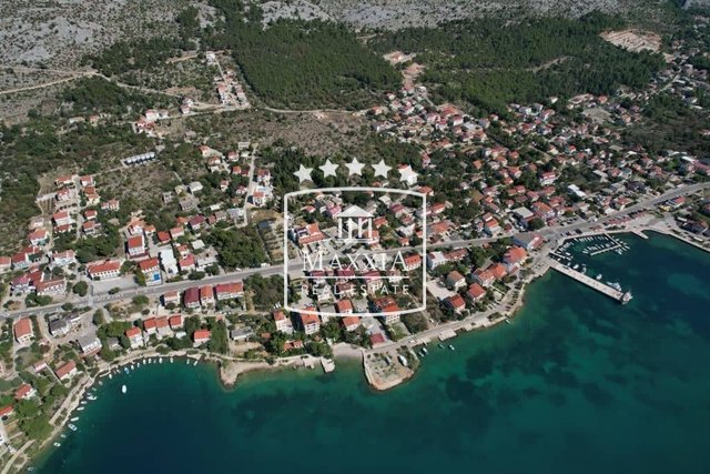 Seline, Starigrad – Baugrundstück von 2605 m2 GELEGENHEIT! 120000 €