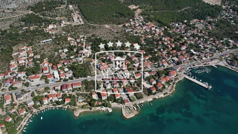 Seline, Starigrad - Baugrundstück von 738m2 ruhig! 75000€