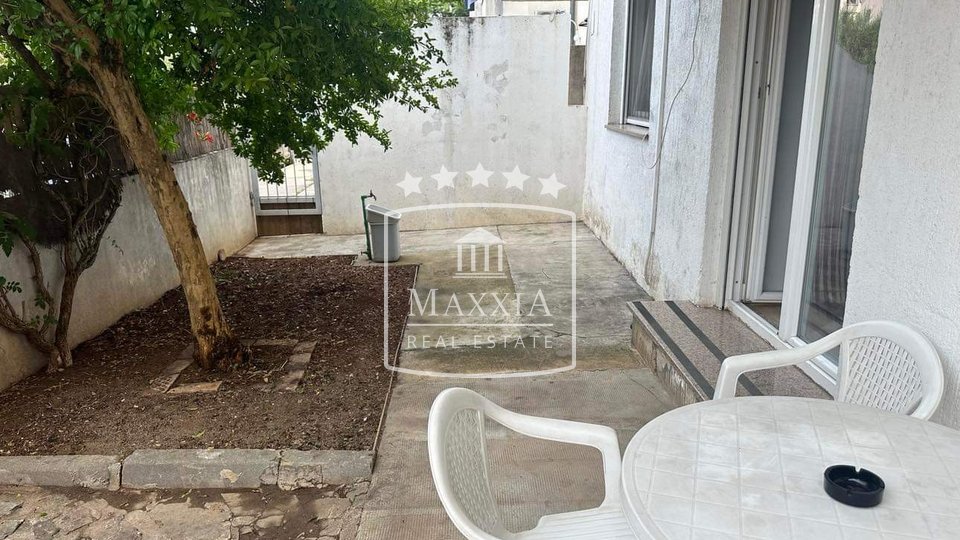 Zadar - spacious apartment ground floor 74m2 with a terrace 44m2! 239000€