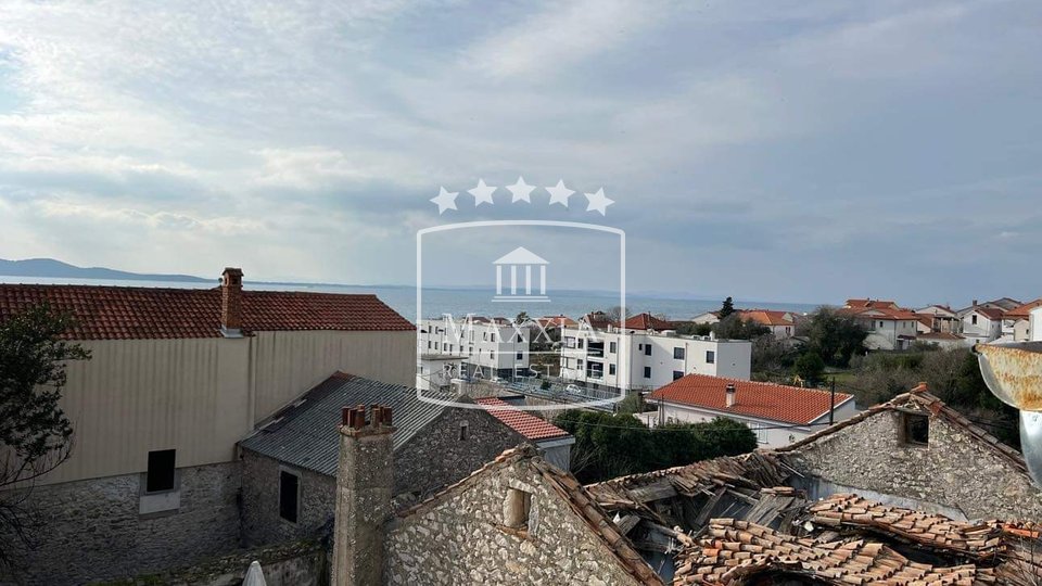 Zadar, Diklo - tipična dalmatinska kuća 120m2 u blizini mora! 255000€